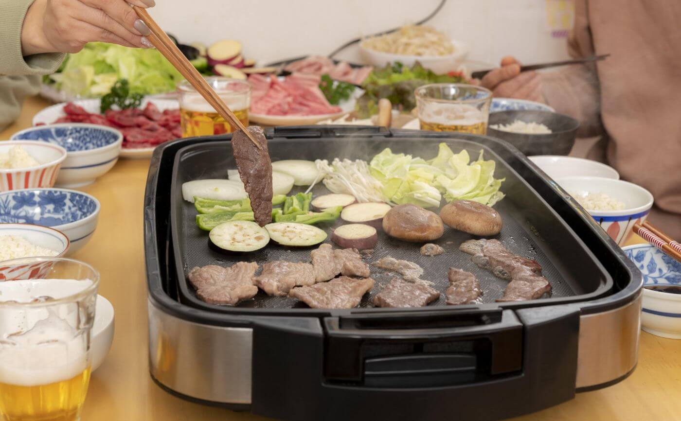 脱臭機を活用して部屋に染みついた焼肉の臭いを取り除こう！